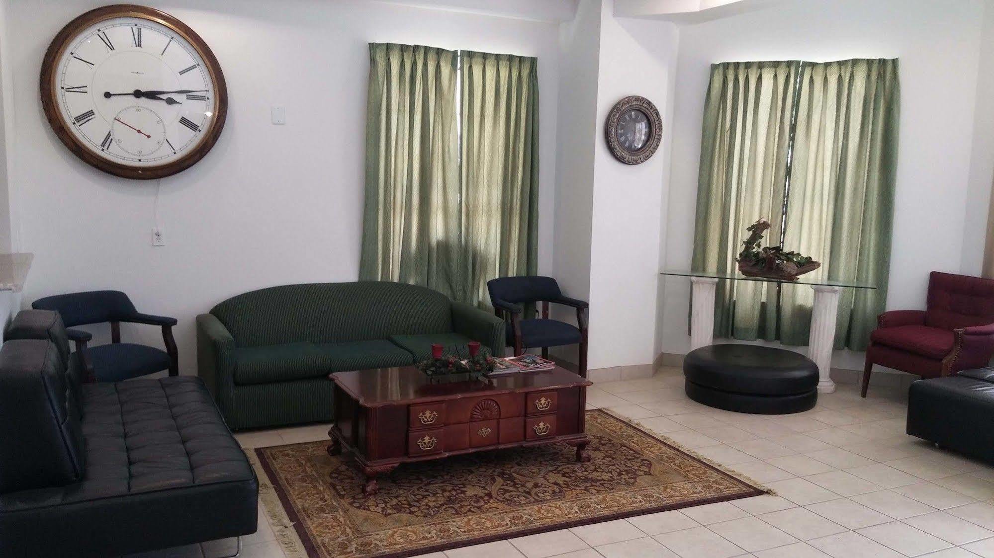 Country Regency Inn & Suites Manvel Екстериор снимка